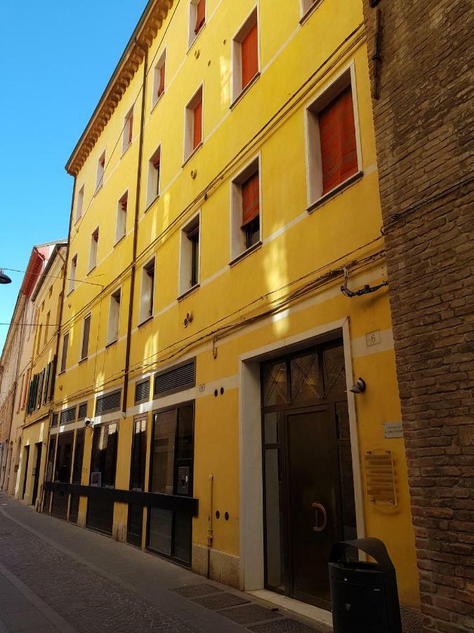 A Due Passi Dal Castello Apartment Ferrara Exterior photo