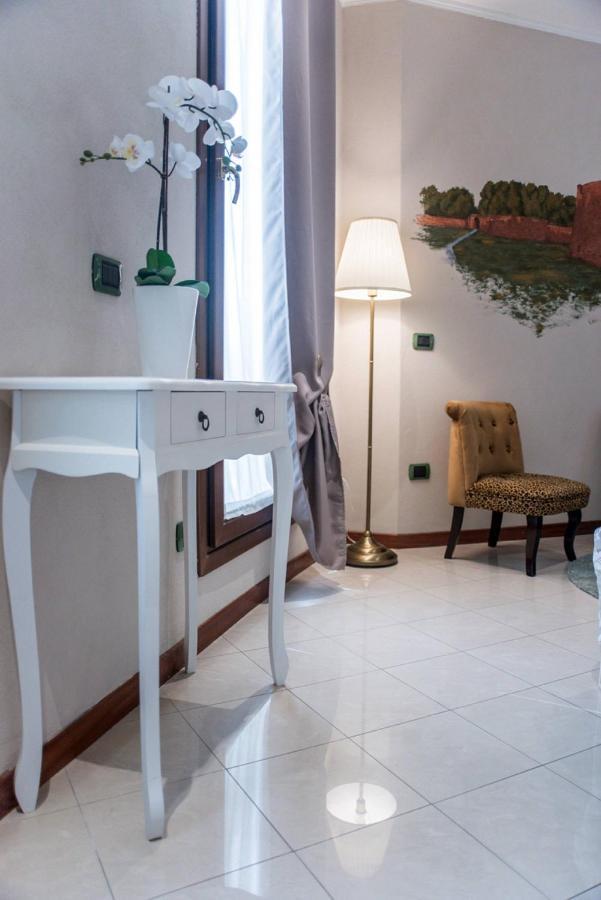 A Due Passi Dal Castello Apartment Ferrara Exterior photo